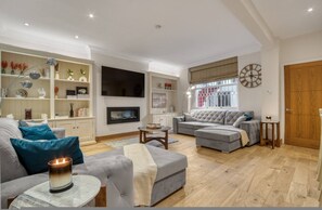 House - Homely 3 Bed 3 Bath in Kensington (London)