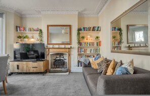 Apartment - 3bed Battersea Rise Books Charm and Style (London)