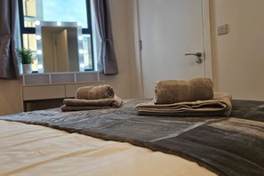 House - Chic 2 Bed 2 Bath in Old Street (London)
