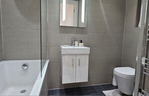 House - Chic 2 Bed 2 Bath in Old Street (London)