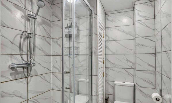 House - Camden 2BR Gem Sleeps 5 Prime Location AC (London)