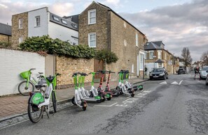 House - The Stables Battersea Rise Cosy Studio Sleeps 3 (London)