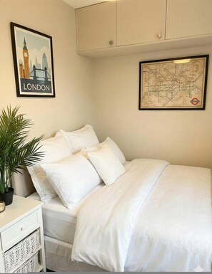 House - Westbourne Park 3bdr Canal Side Home (London)