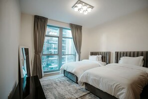 Apartment - Prime Downtown Dubai 2-bed 2-bath With Parking (Dubai)