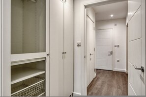 House - 3-bed 2-bath Wembley Apartment With Free Parking (Wembley)