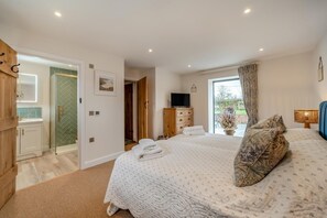 3 bedrooms, iron/ironing board, free WiFi, bed sheets - 3 Bed in Sedgehill (oc-b34698) (Sedgehill)