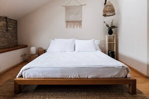 Iron/ironing board, WiFi, bed sheets - White Loft Bright Attic Living in the City Center (Riga)