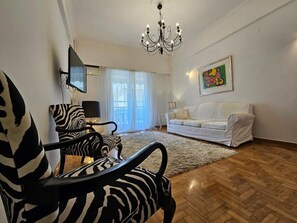 TV - Elegant Kifisias Experience Stay - Athens Town (Athina)