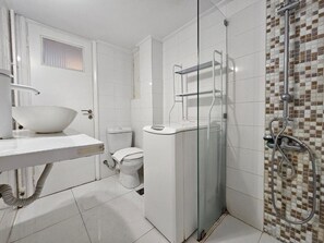 Shower, hair dryer, towels - Elegant Kifisias Experience Stay - Athens Town (Athina)