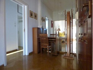 Dining - Serenity View Apartment - Marina Zeas (Pireas)