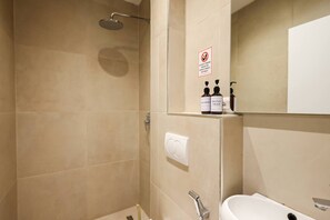 Bathroom - Grandstay Tirana Central 01 (Tiranë)