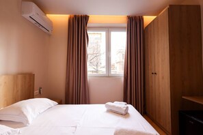 Desk, free WiFi - Grandstay Tirana Central 01 (Tiranë)