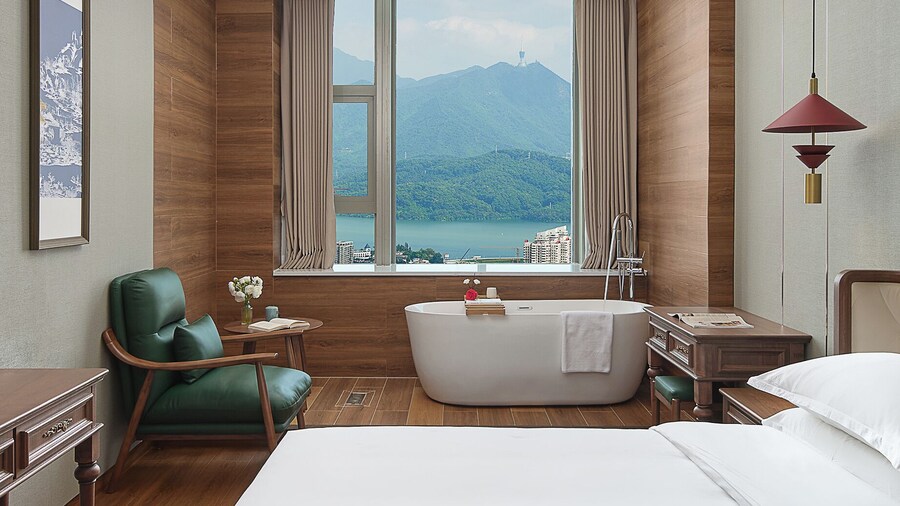 CloudView Hotel