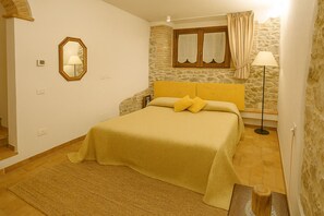 Room - Vrbo Property (Anghiari)