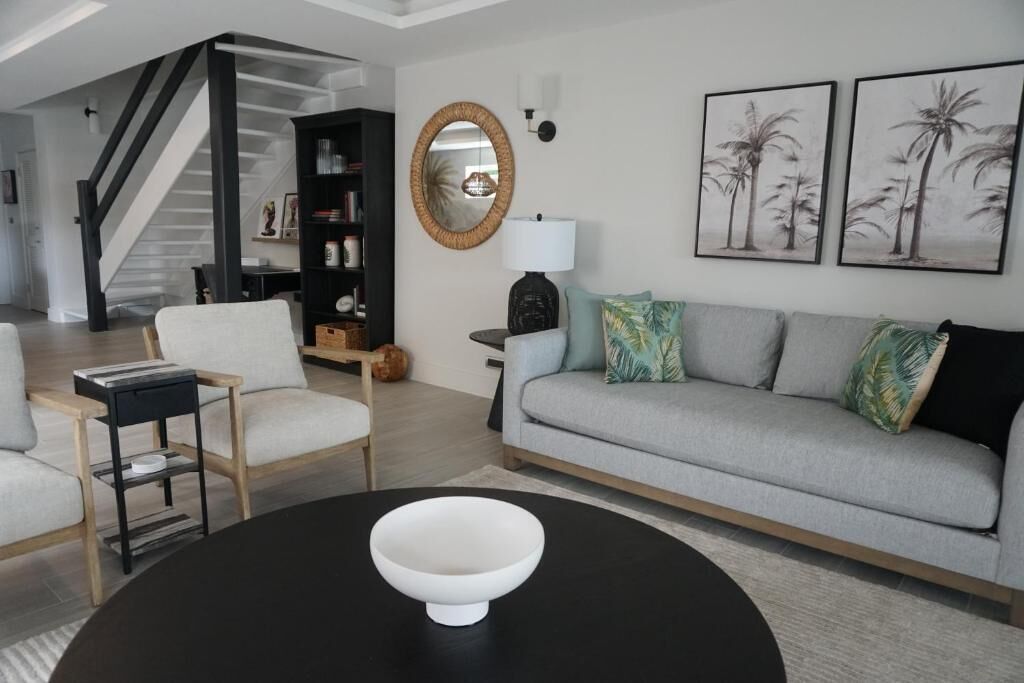 Huvila, 2 makuuhuonetta, keittiö, merinäköala | Oleskelualue