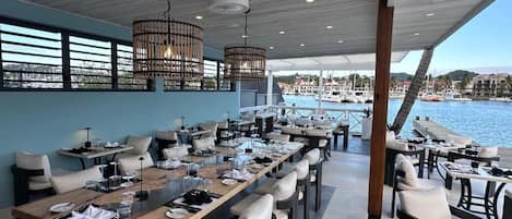 屋外ダイニングエリア