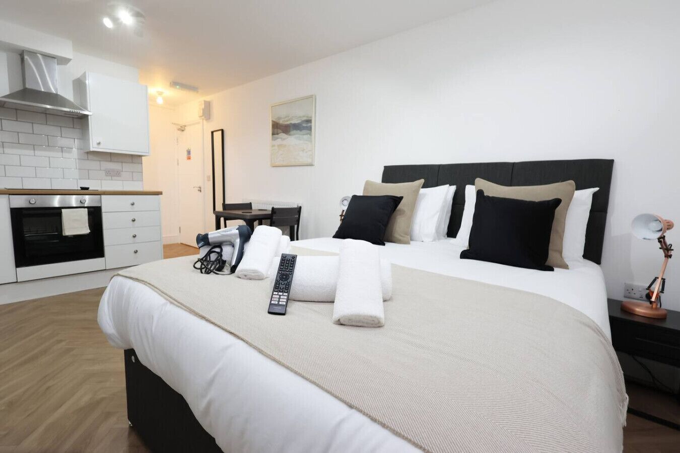 Iron/ironing board, WiFi, bed sheets