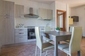 Fridge, dishwasher, toaster - GuestHost - A bright and welcoming 68 square meters apartment, perfect for four people, with a private entrance on the ground floor.The property is located in a quiet area of ​​Olbia and is close to all the main amenities, including restaurants, bars (Olbia)