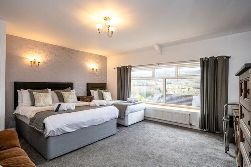 Contractor Stay • Triple Room • Mountain Views