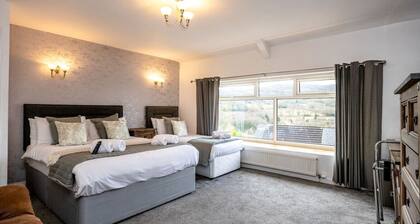 Contractor Stay • Triple Room • Mountain Views