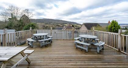 Single Room • Fridge • Microwave • Parking