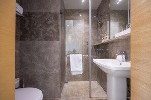 Family Suite, Beach View | Bathroom - YanShe Oceanview Resort Haitang Bay (Sanya)