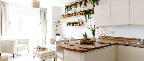 Comfort Apartment, River View | Interior