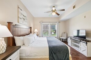 Iron/ironing board, free WiFi, bed sheets - Baskins Creek 411 🌄 Walk to Downtown | Pool, Hot Tub & Views 🌿 (Gatlinburg)