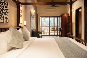 Romantic Suite, Balcony, Mountain View | Down comforters, minibar, in-room safe, blackout drapes