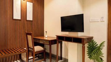 Romantisk svit - balkong - utsikt mot bergen | Interiör