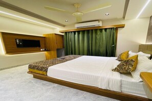 Deluxe Double Room - HOTEL SALSABEEL AIRPORT T2 MUMBAI (Mumbai)