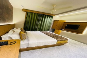 Deluxe Double Room - HOTEL SALSABEEL AIRPORT T2 MUMBAI (Mumbai)