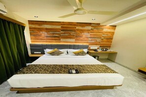 Deluxe Double Room - HOTEL SALSABEEL AIRPORT T2 MUMBAI (Mumbai)