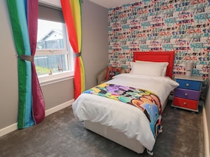 4 bedrooms, individually decorated, individually furnished, free WiFi - Shotts Cottage (Stirling)
