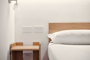 2 Schlafzimmer, Bügeleisen/Bügelbrett