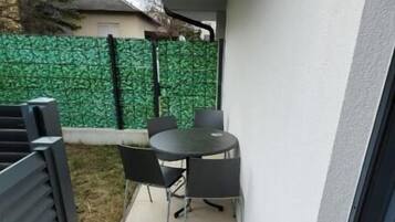 Business-Apartment | Speisen im Freien