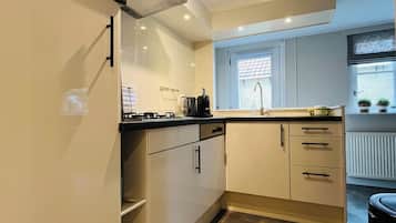 Comfort Apartment, 2 Bedrooms, Kitchen | Private kitchen