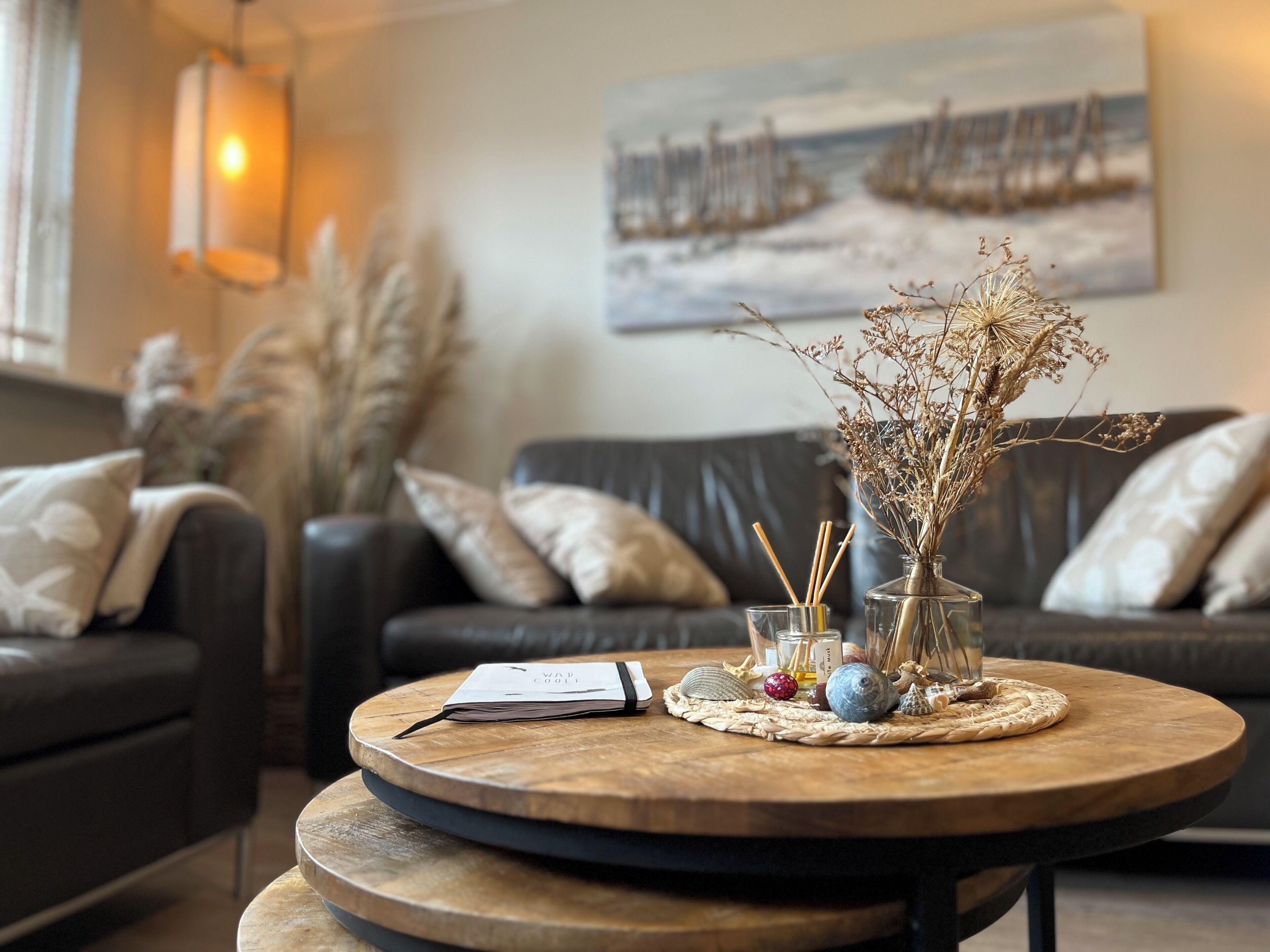 Comfort Apartment, 4 Bedrooms, Kitchen | Living area | 45-inch Smart TV with cable channels