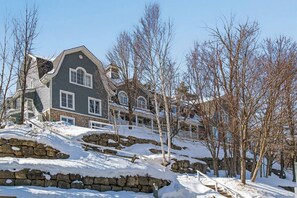 Exterior - 2BDR Condo w Summer Pool, 5 Mins to Village (Mont-Tremblant)