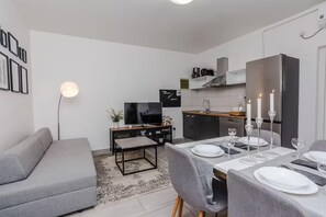 Living Room - Elegant Villa Near Beach in Zadar (Zadar)