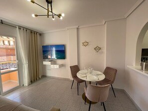 Dining - Apartment 'Mar Y Sol' with Shared Pool, Wi-Fi, and Air Conditioning (Torrevieja)