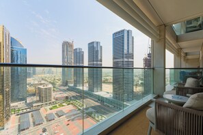 Deluxe Apartment, 2 Bedrooms, Balcony, Lake View | Balcony - Bonnington Tower - Mint Stay (Dubai)