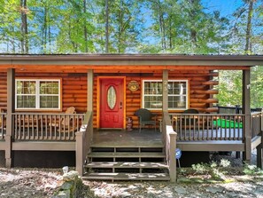 Exterior - Putting Green, Firepit, Cozy, Fireplace, Dogs ok (Morganton)