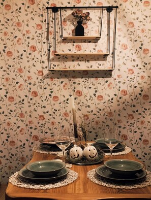 Dining - Butique apartmen with Sauna,Jacuzzi and Garden retreat (Hum pri Ormožu)