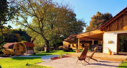 Butique apartmen with Sauna,Jacuzzi and Garden retreat