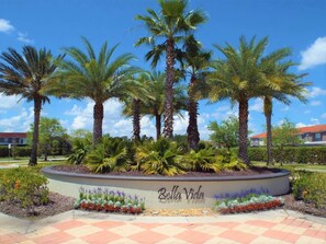Property grounds - 4BR house sleeps 11 with private pool (Kissimmee)