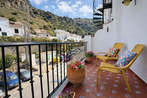 Charming 3-bedroom Apartment in Scenic Frigiliana