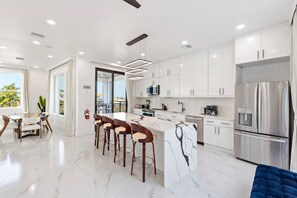 Fridge, microwave, oven, stovetop - Endless Gulf View Retreat (Treasure Island)