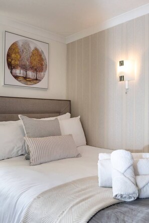 WiFi, bed sheets