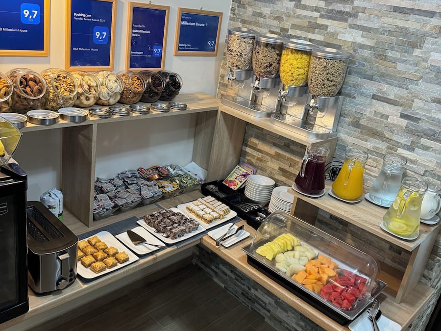 Free daily continental breakfast